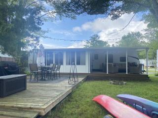 33 ft Jayco Jay Flight with 3 Season Room Divided Into 2 Bedrooms